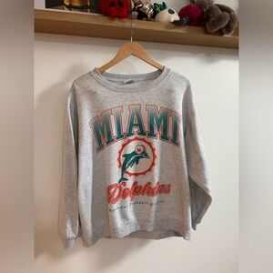 VINTAGE “ 90s NFL Miami dolphins” Crewneck - Men’s M